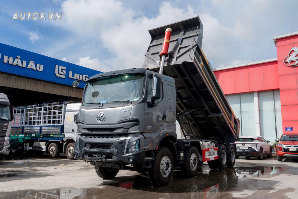 Xe ben ChengLong 4 chân H7 400HP Thùng 14 Khối (Cầu Dầu)